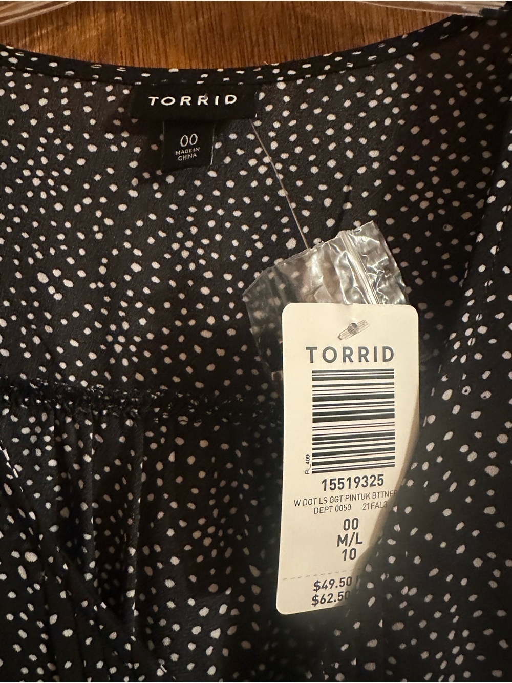 torrid Black with White Dot Button-Up Blouse - Picture 2 of 2